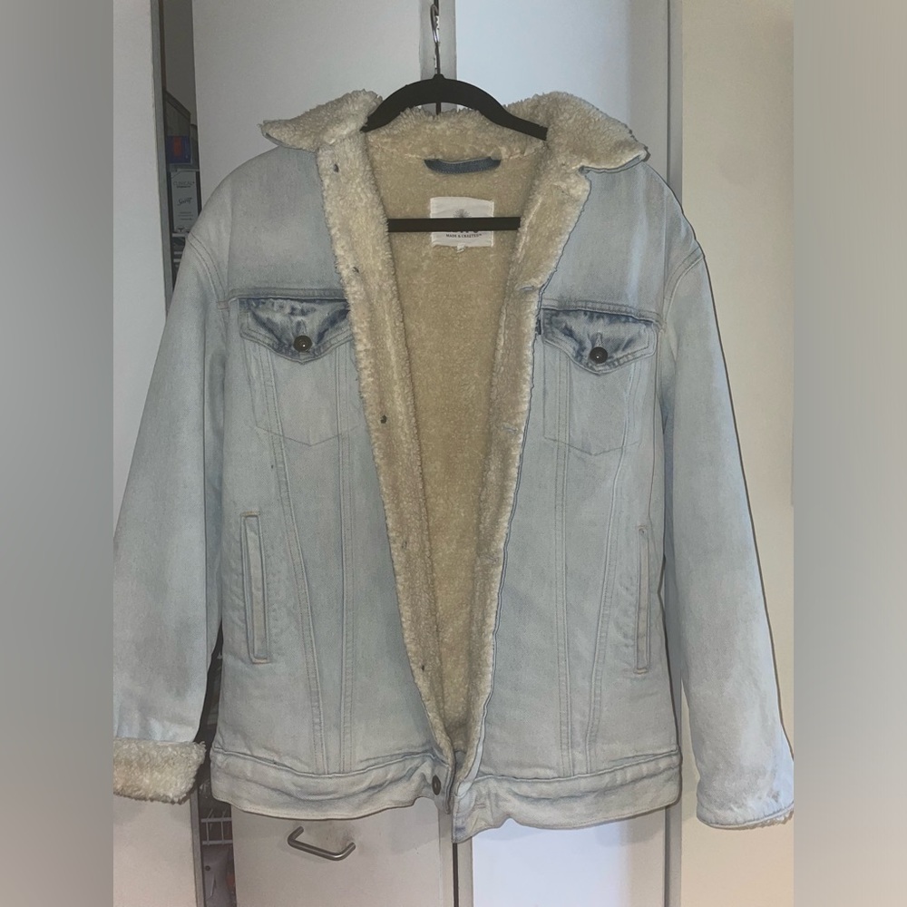 Levi’s Relaxed Fit Sherpa trucker jacket